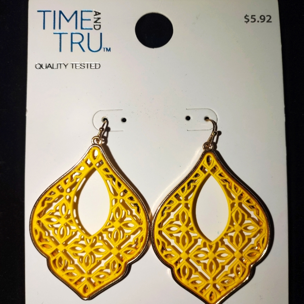 Drop earrings